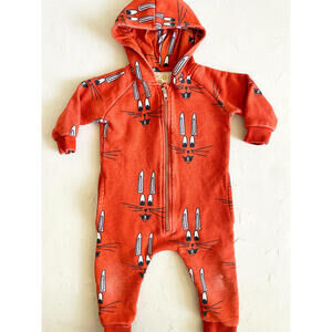Hugo Loves Tiki Baby Jumpsuit with Bunny Print and Hood 12-18mo
